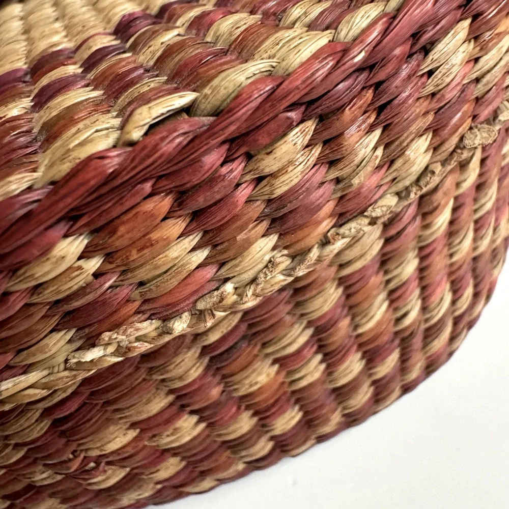 2PC Vtg 70s Finely Handwoven oval nesting baskets.Beautiful neutral tones.